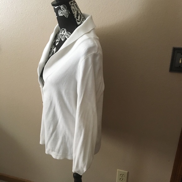 RAFAELLA XL WHITE WITH BRUSHED NICKEL BUTTON DOWN 95% COTTON CARDIGAN - Picture 3 of 10